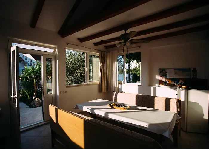 Ivana Apartamento Sutivan