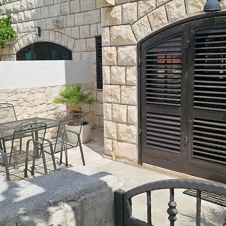 Ivana Appartement Sutivan